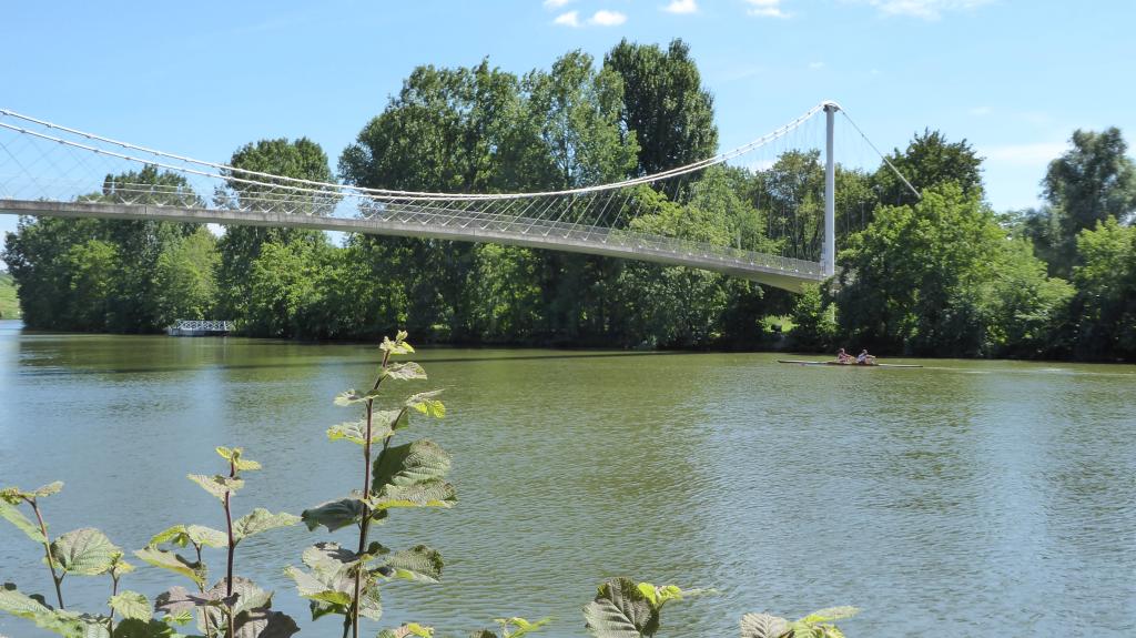 Bruecke ueber den Neckar